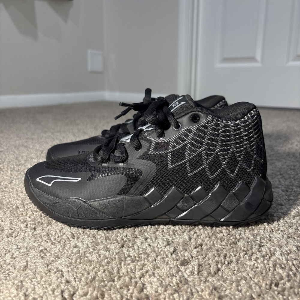 Size 5Y- PUMA MB.01 Iridescent Dreams